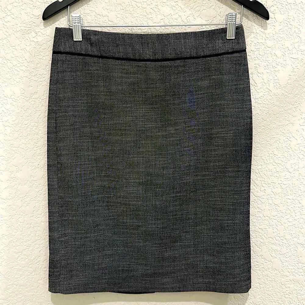 Ann Taylor Mini Skirt In Size 2